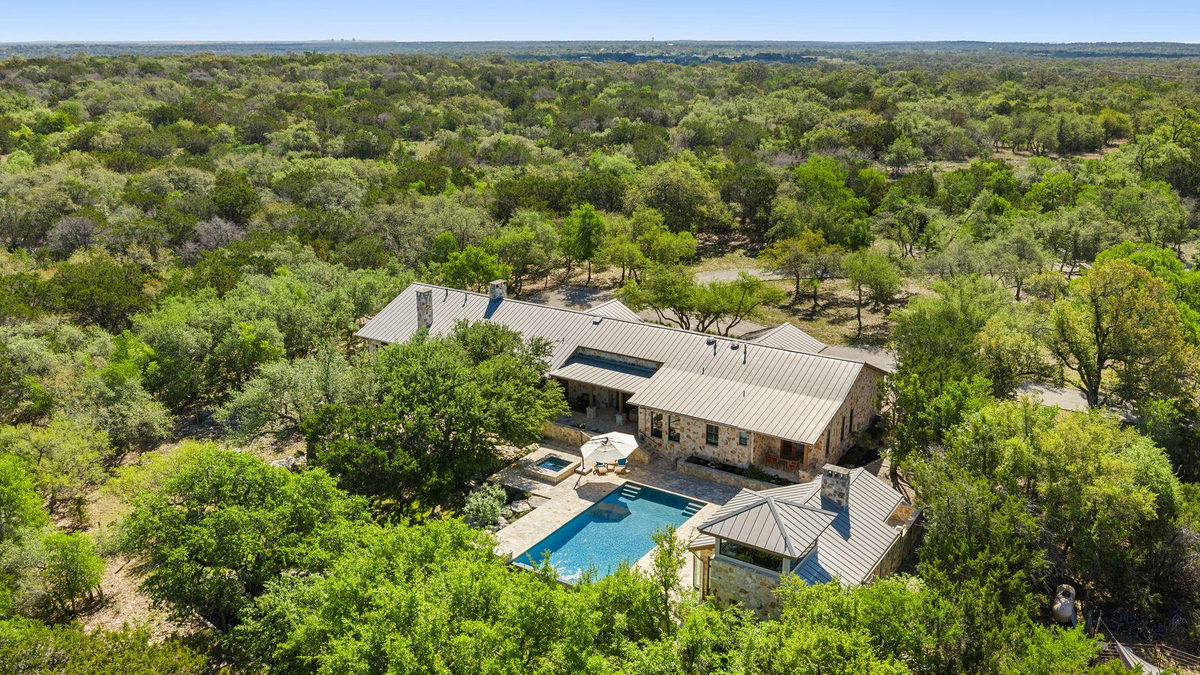 8101 FM 3237 — exterior