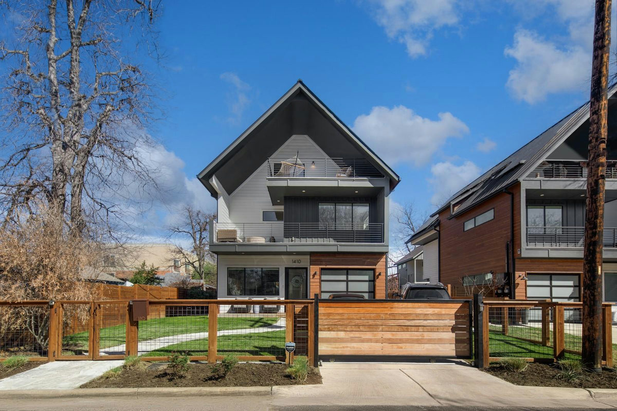 1410 E 3rd St #A — exterior