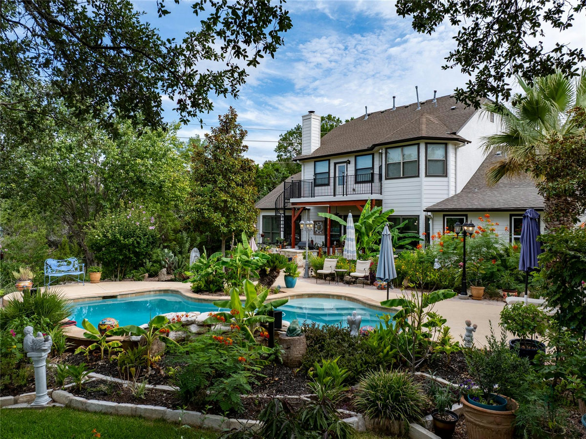 13306 Montview Dr — exterior