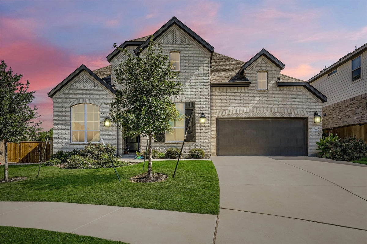 320 Autumn Oak Way — exterior