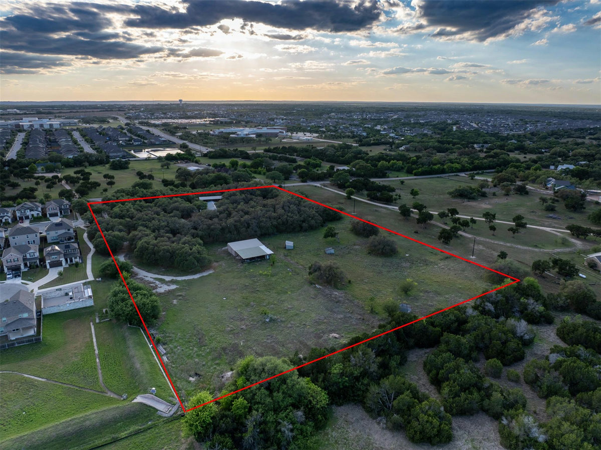 1050 Oak Grove Rd — photo 4