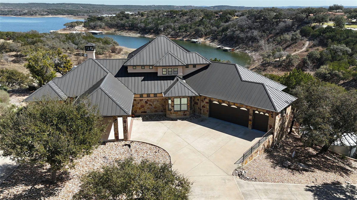 128 Carol Cv — exterior