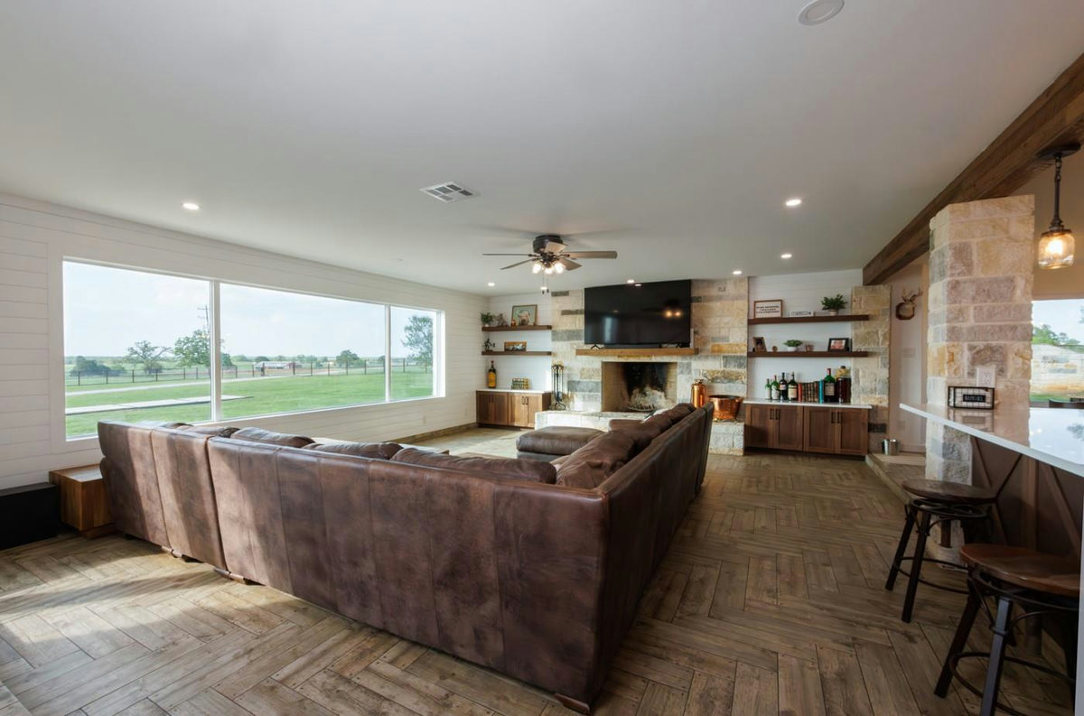 187 N Cedar Creek Dr — photo 3