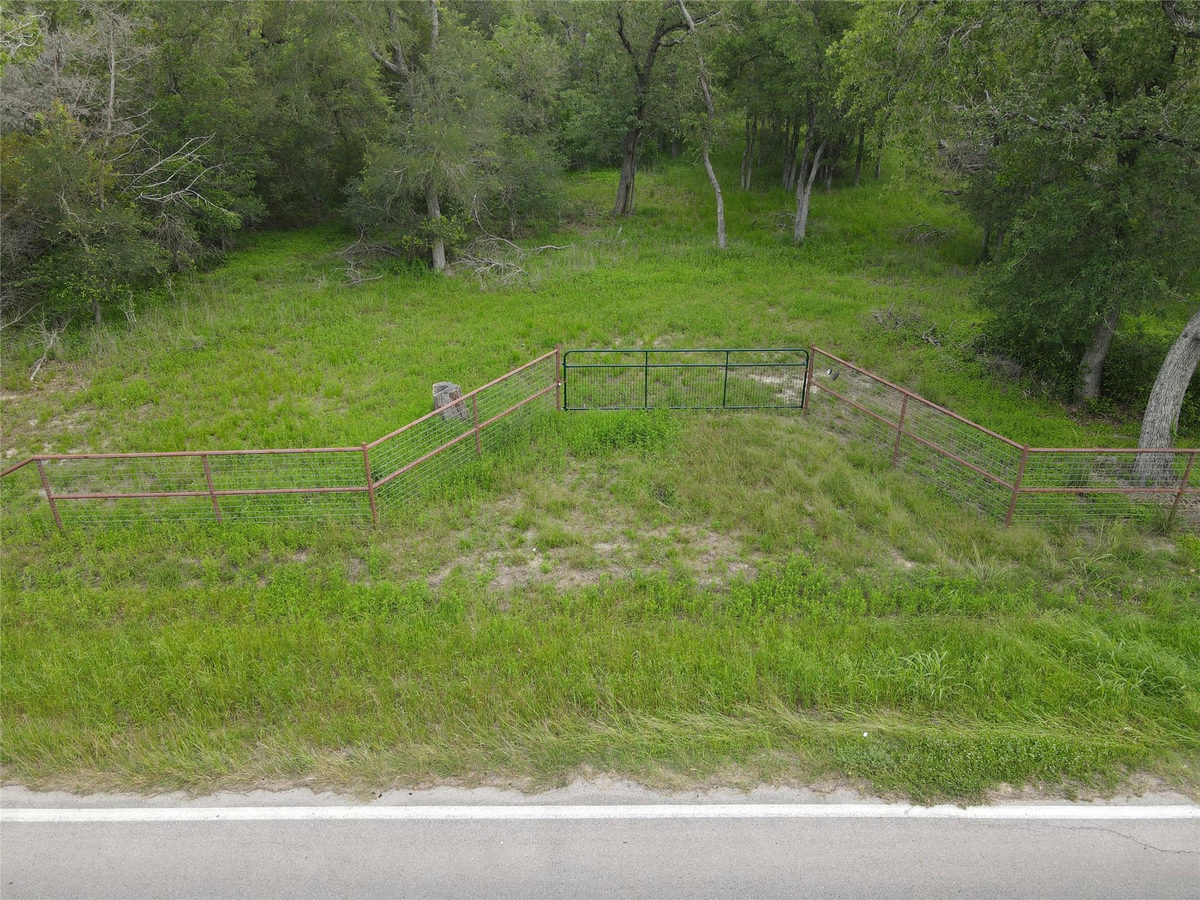 20100 Hog Eye Rd — exterior