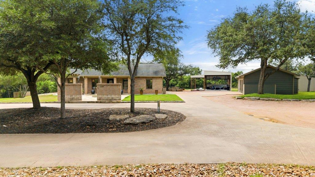 12135 Fitzhugh Rd — exterior