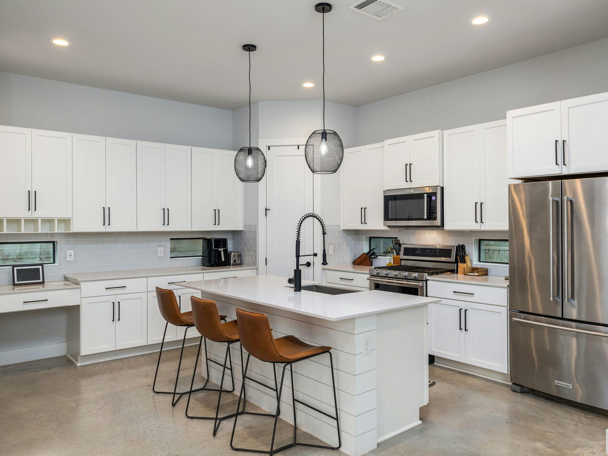 2909 E 3rd St #2 — photo 4