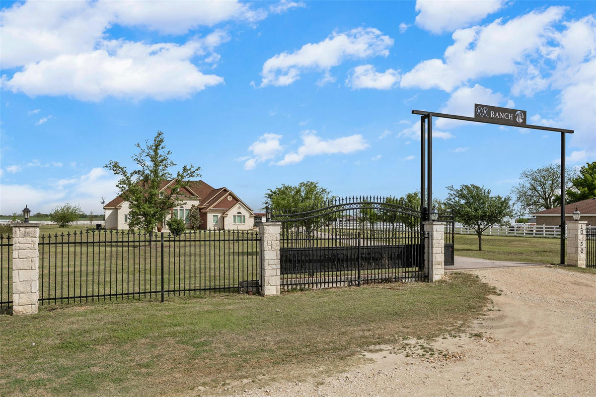 1050 Fm 619 Rd — exterior