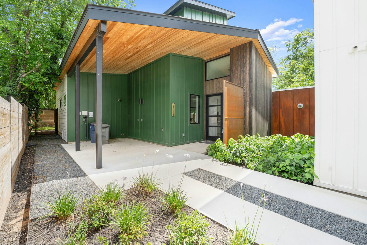 5511 Joe Sayers Ave #B — exterior