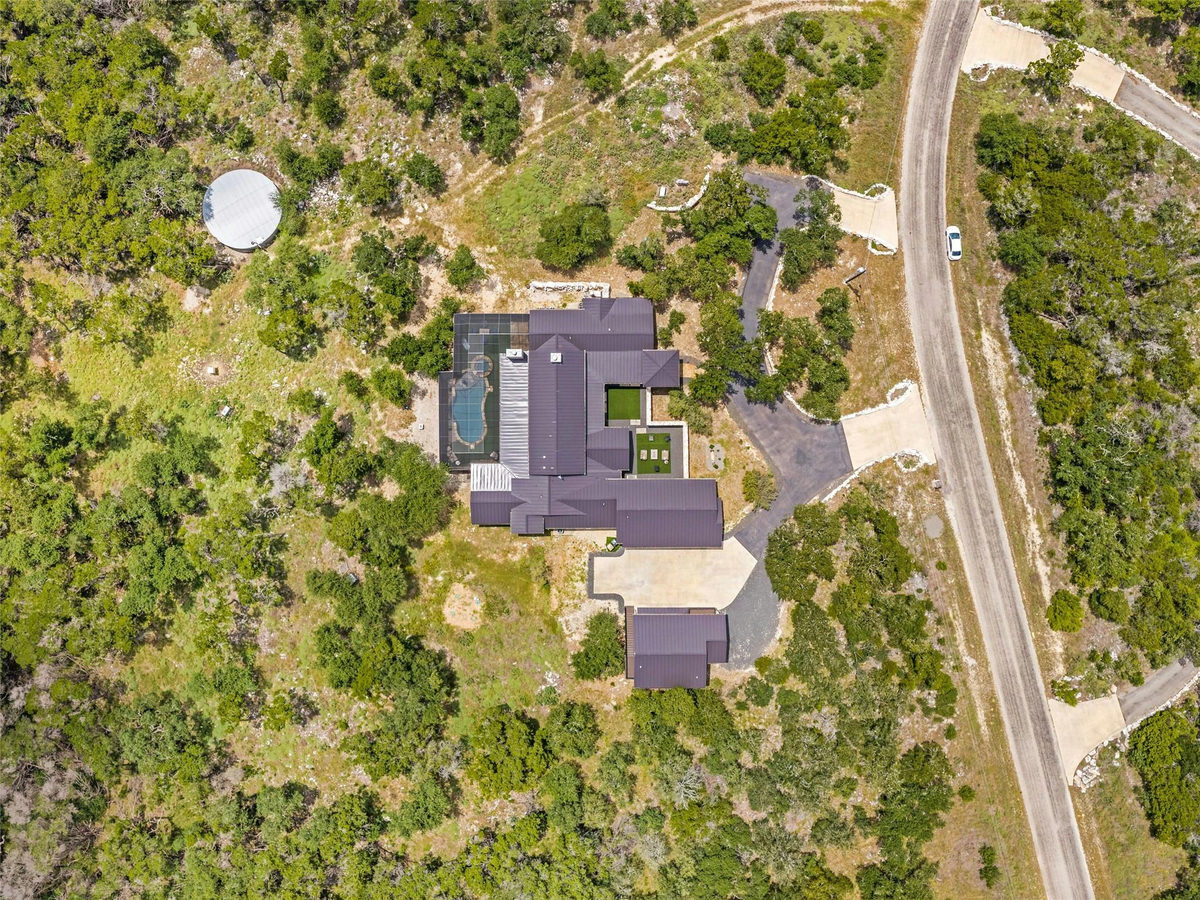 435 Gardenia Dr — photo 2