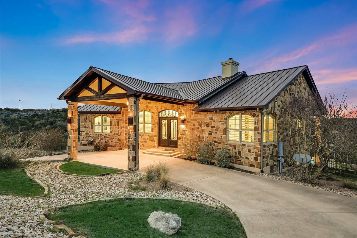 4408 Blacksmith Cv — photo 3