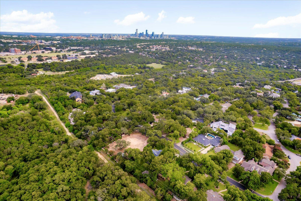3917 Balcones Dr — photo 4