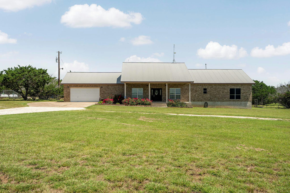 2110 County Road 285 — exterior