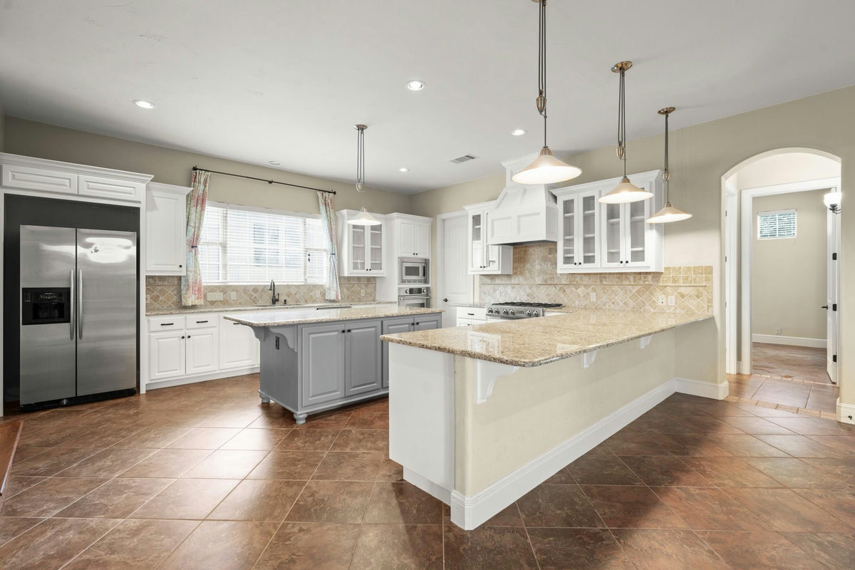 519 Golden Bear Dr — photo 2