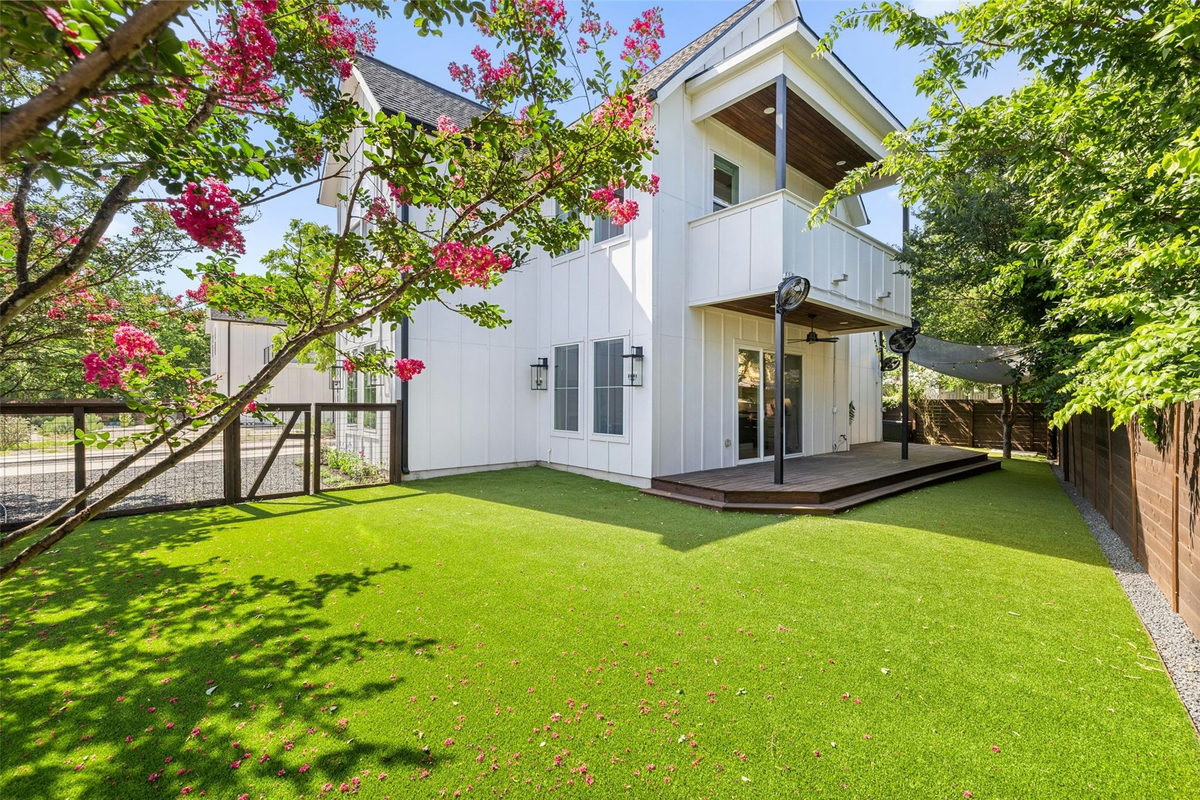 5601 Jackie Robinson St #1 — exterior