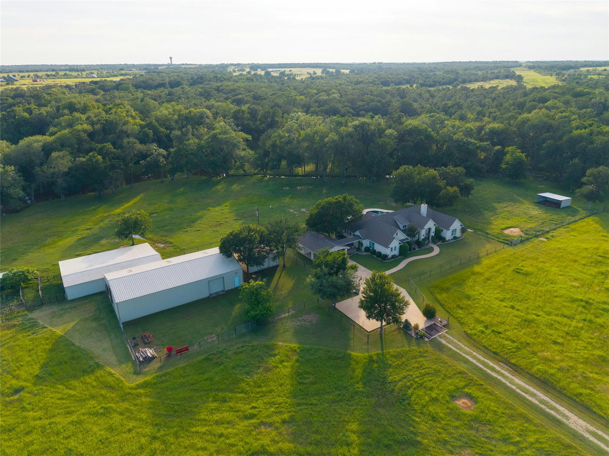 4140 County Road 467 — exterior