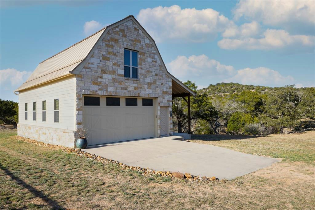5135 Lookout Ridge Dr — exterior