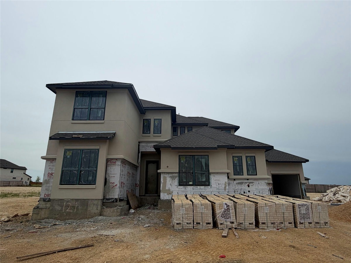 121 Clancy Dr — exterior