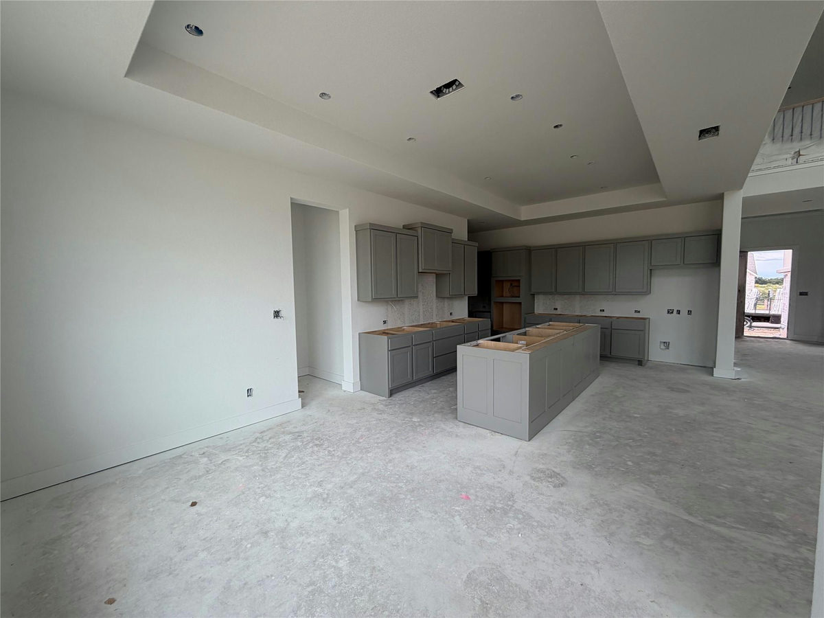 121 Clancy Dr — photo 5