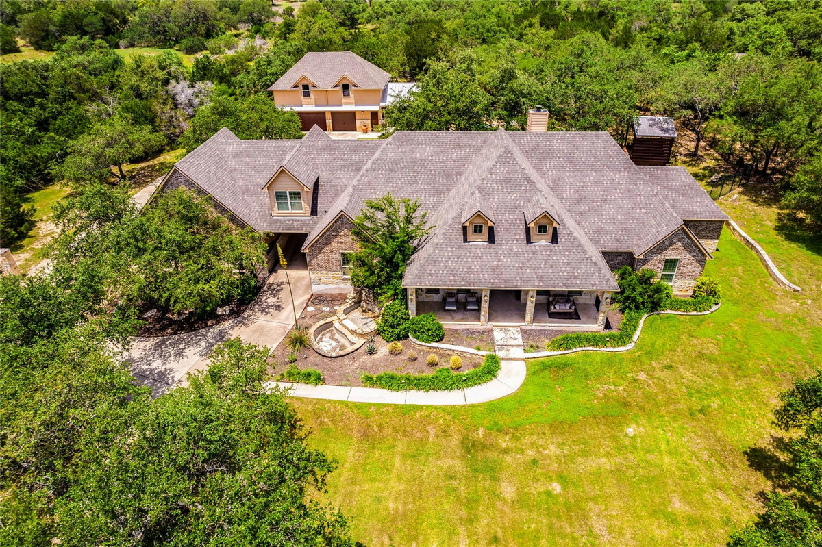 530 Woodland Dr — exterior