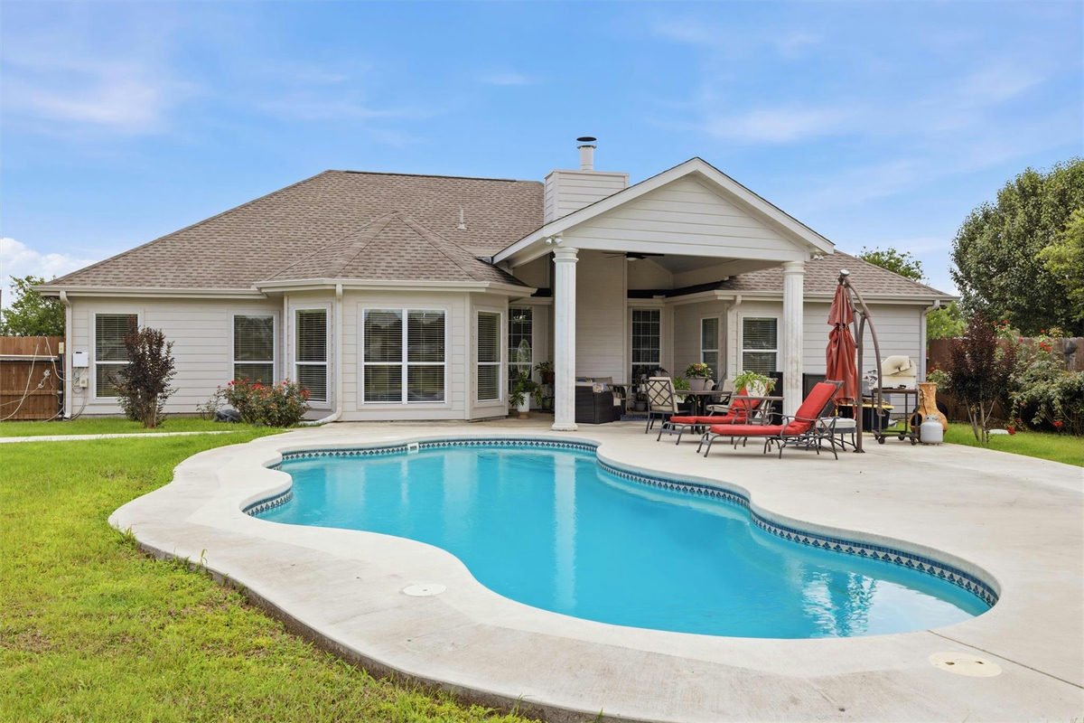 339 County Road 368 — exterior