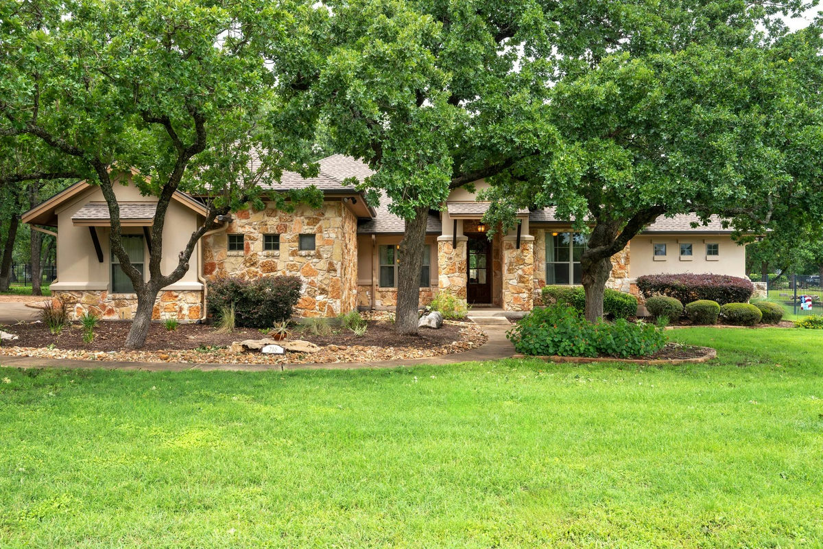 216 Independence Dr — exterior