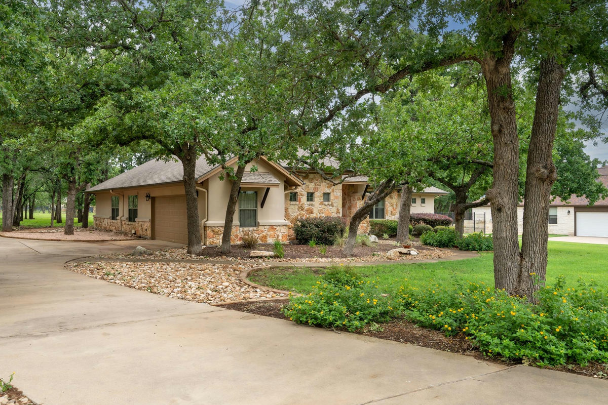 216 Independence Dr — photo 2