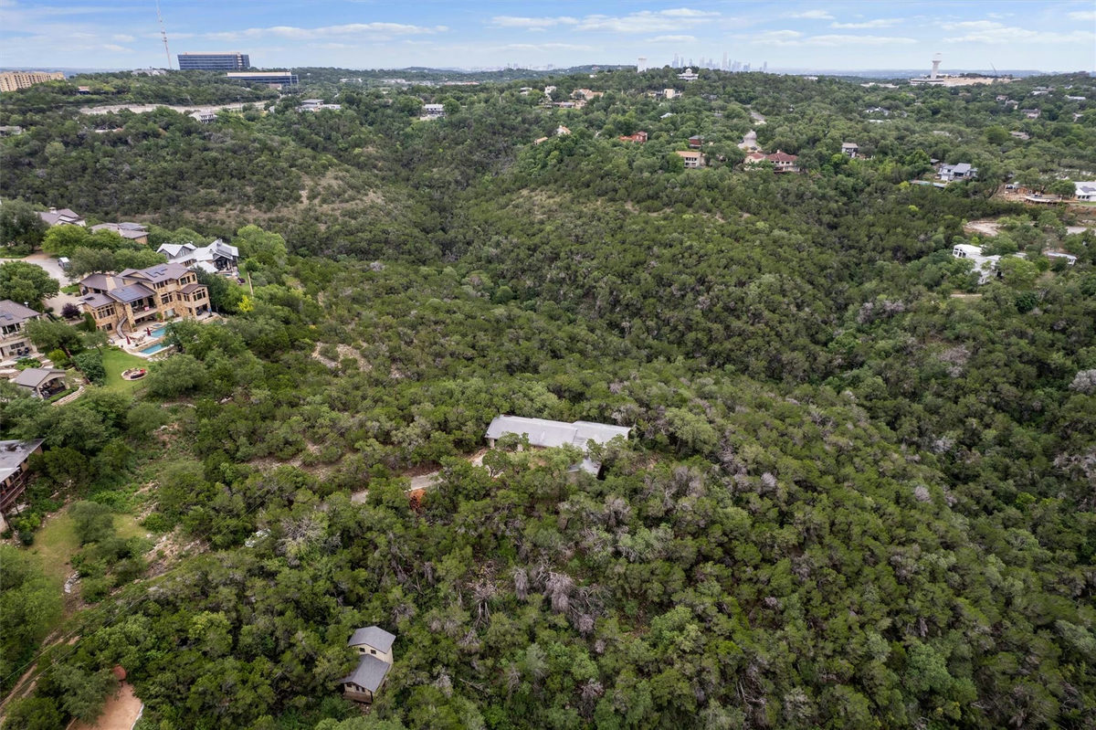 501 Drawbridge Rd — exterior