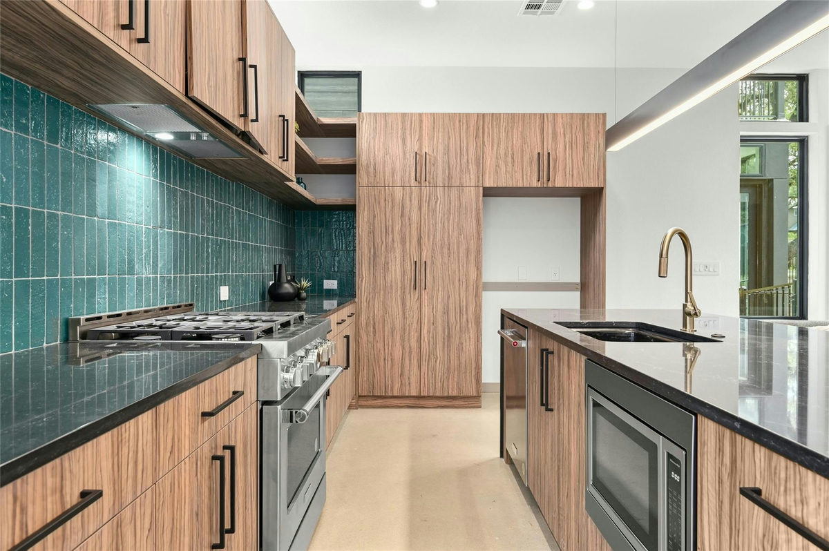 219 Lessin Ln #Unit 6 — photo 3