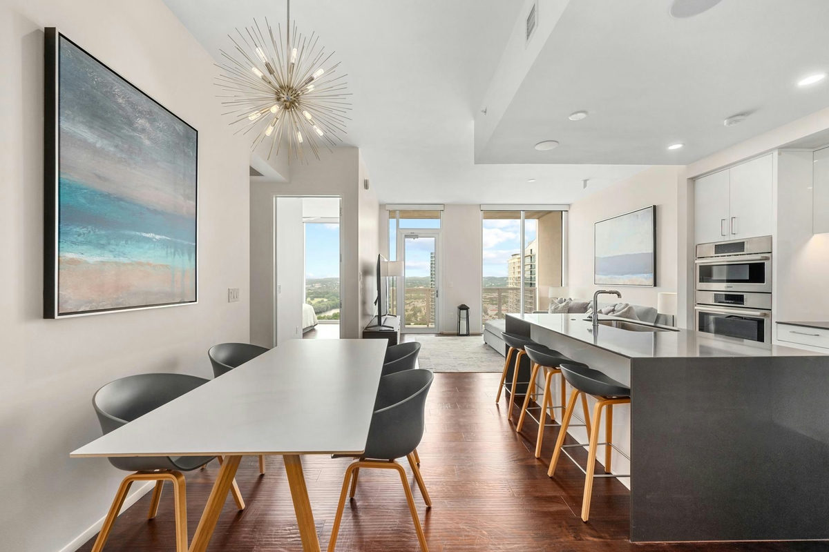 301 West Ave #3208 — exterior
