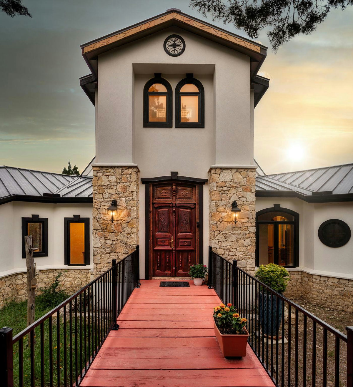 521 Rancho Grande Dr — exterior