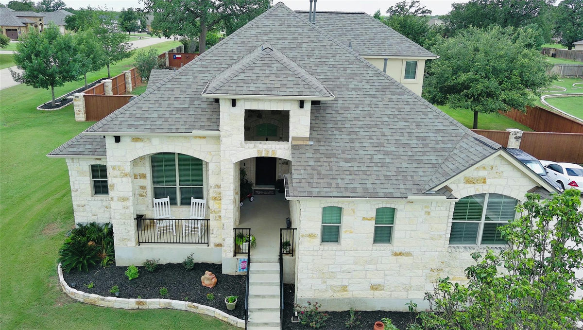102 McCoy Cir — exterior
