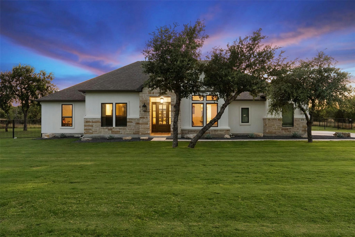 412 Oakpark Dr — exterior