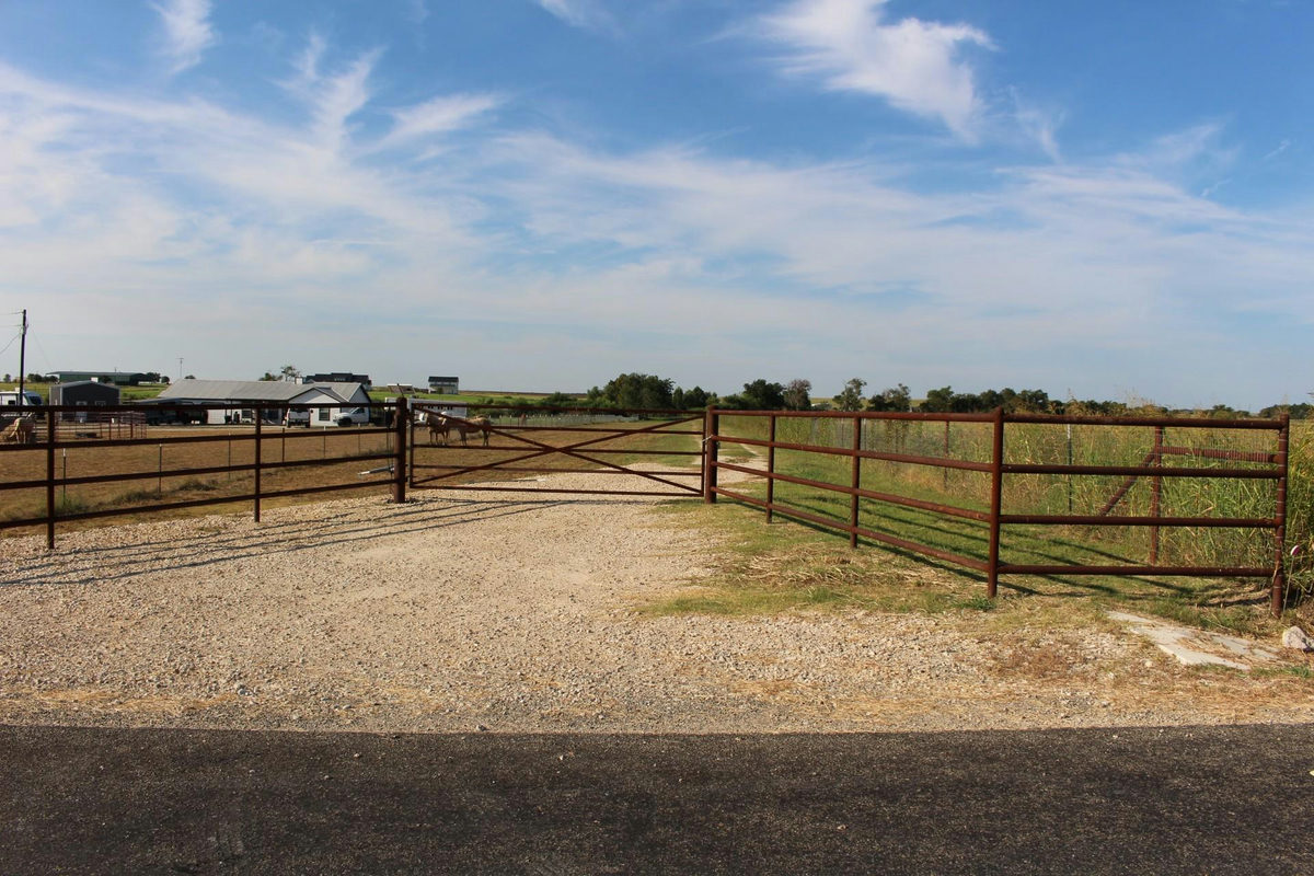 700 County Road 330 Rd — photo 3