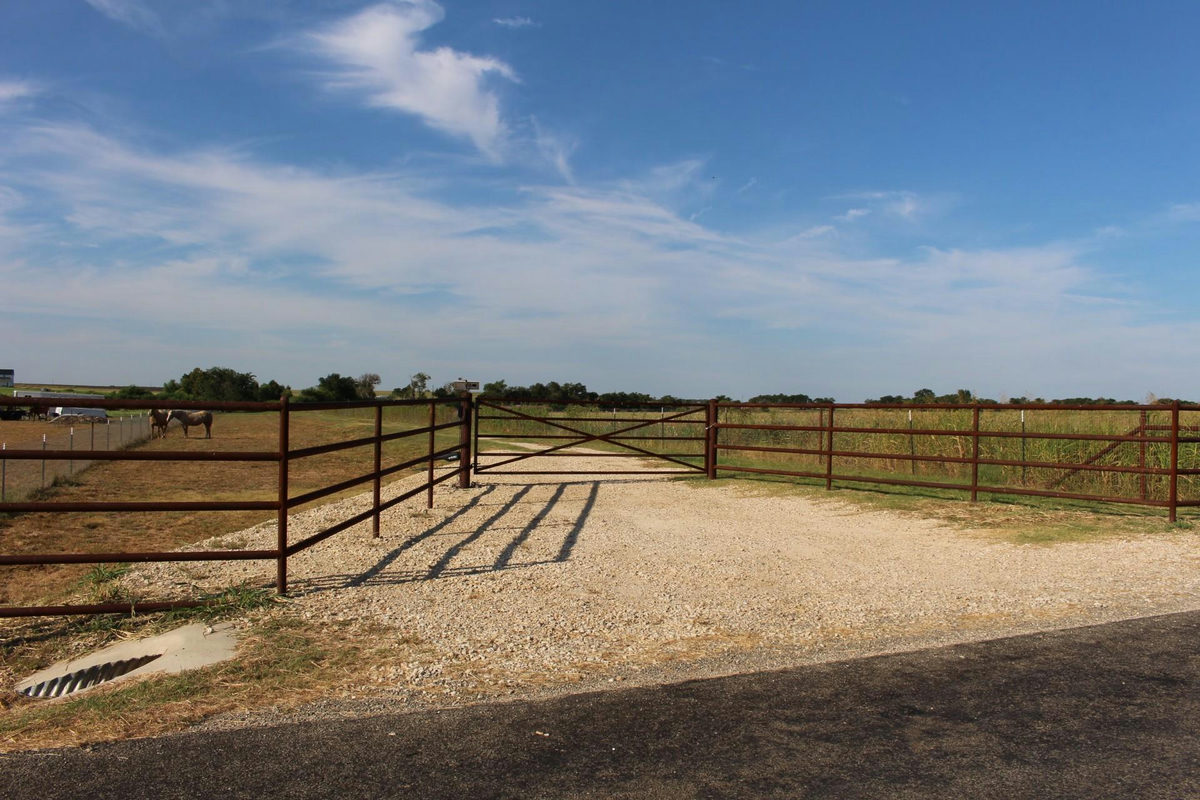 700 County Road 330 Rd — photo 3