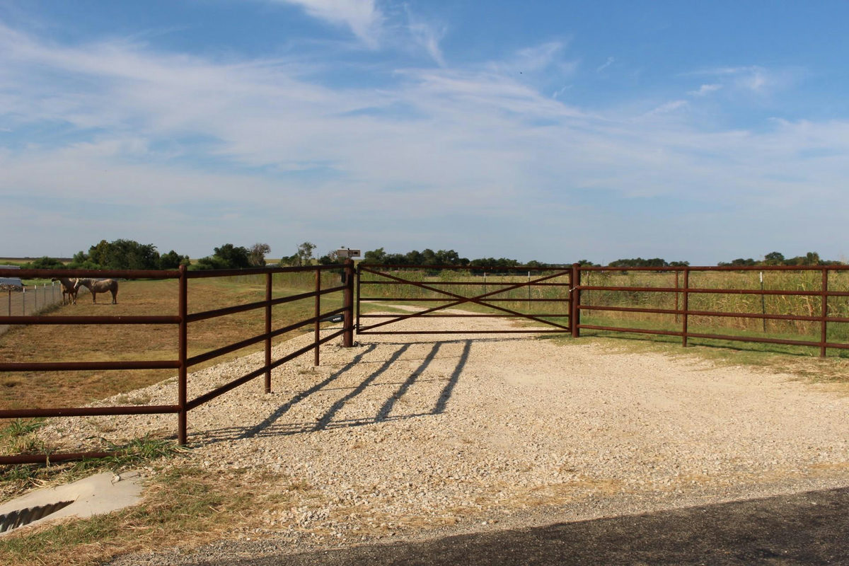 700 County Road 330 Rd — photo 2