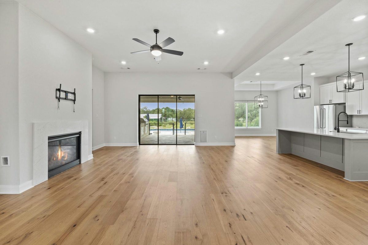 225 Spicewood Trails Dr — photo 5