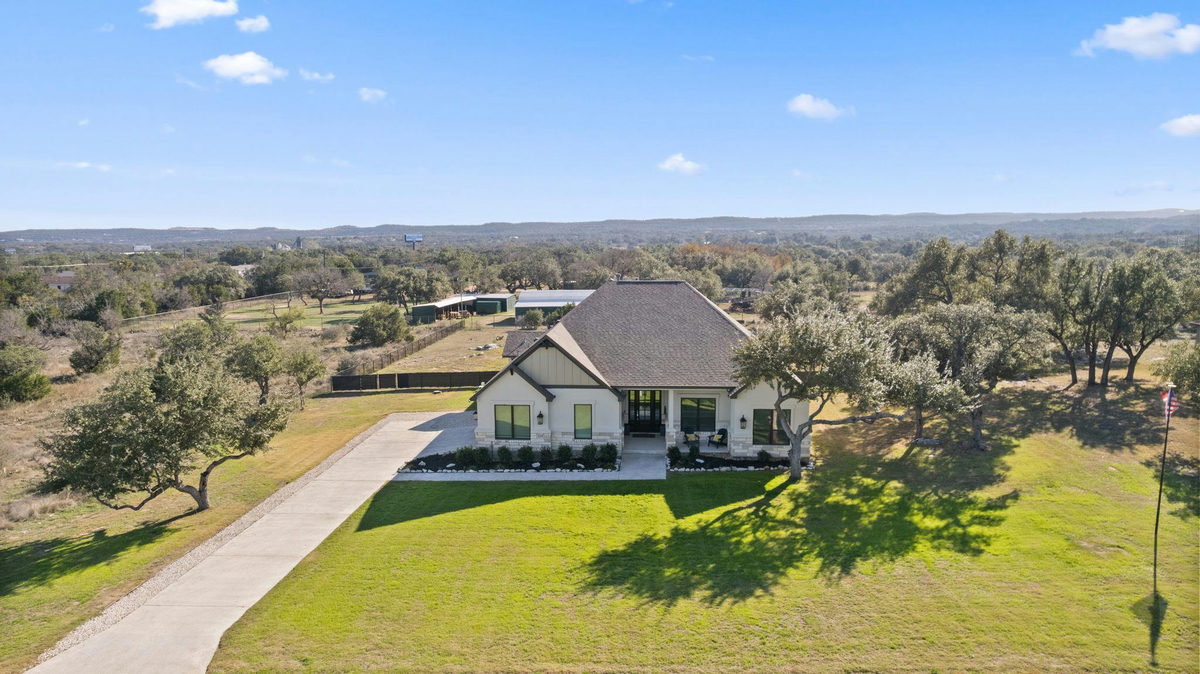225 Spicewood Trails Dr — exterior