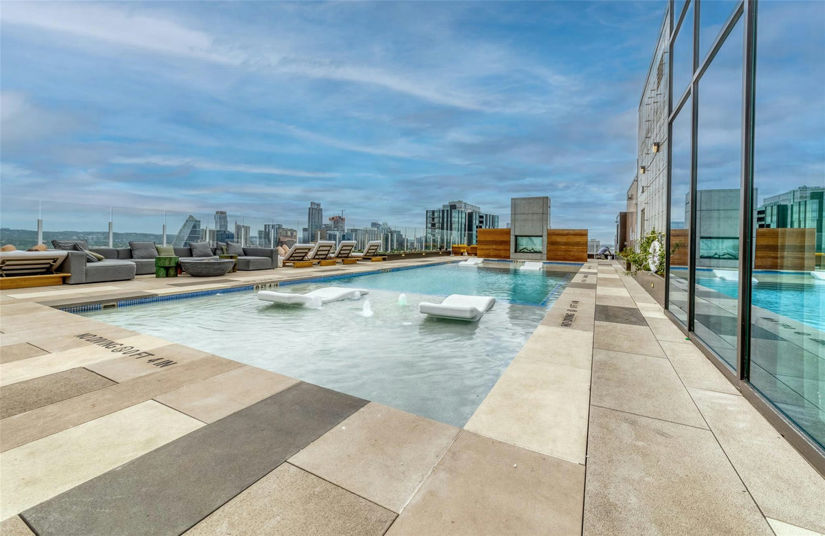 48 East Ave #2211 — exterior