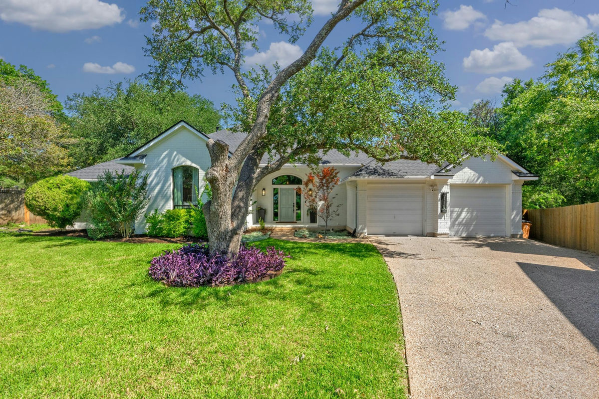 6118 Ginita Ln