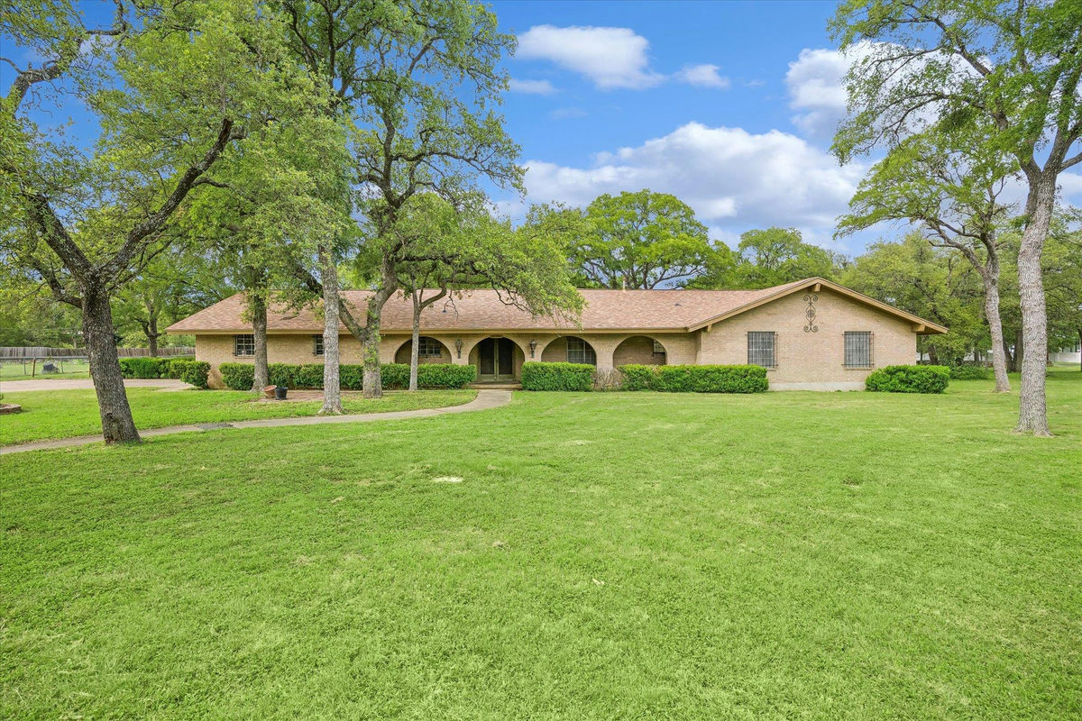 3910 McNeil Dr — photo 2