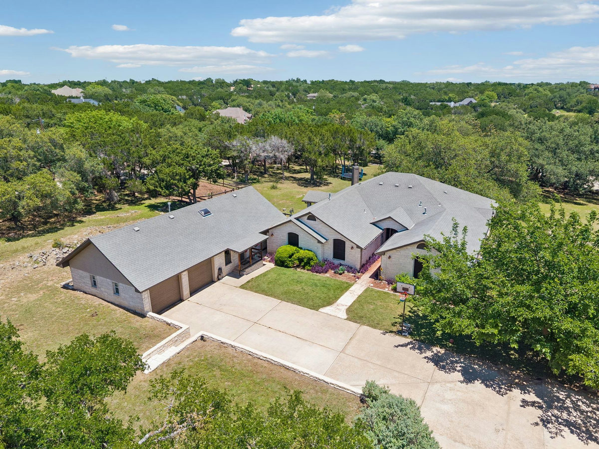 401 Twin Springs Rd — exterior