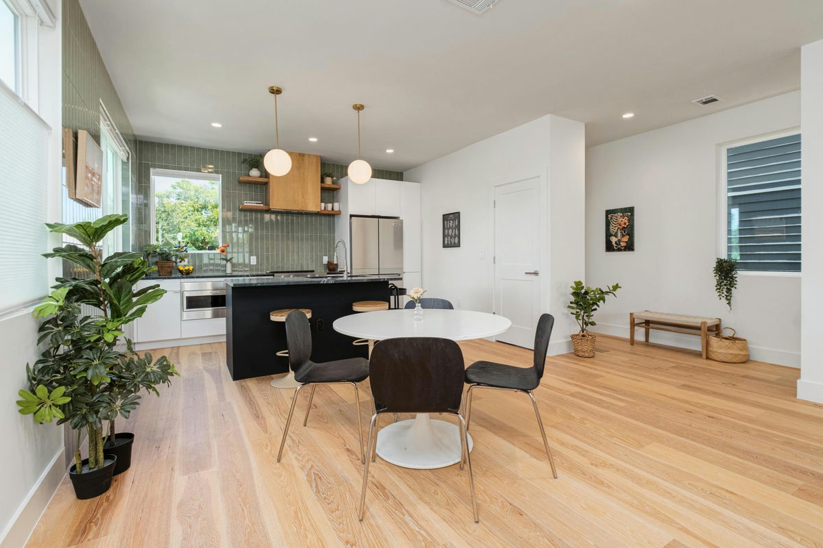 1007 E 15th St #2 — photo 5