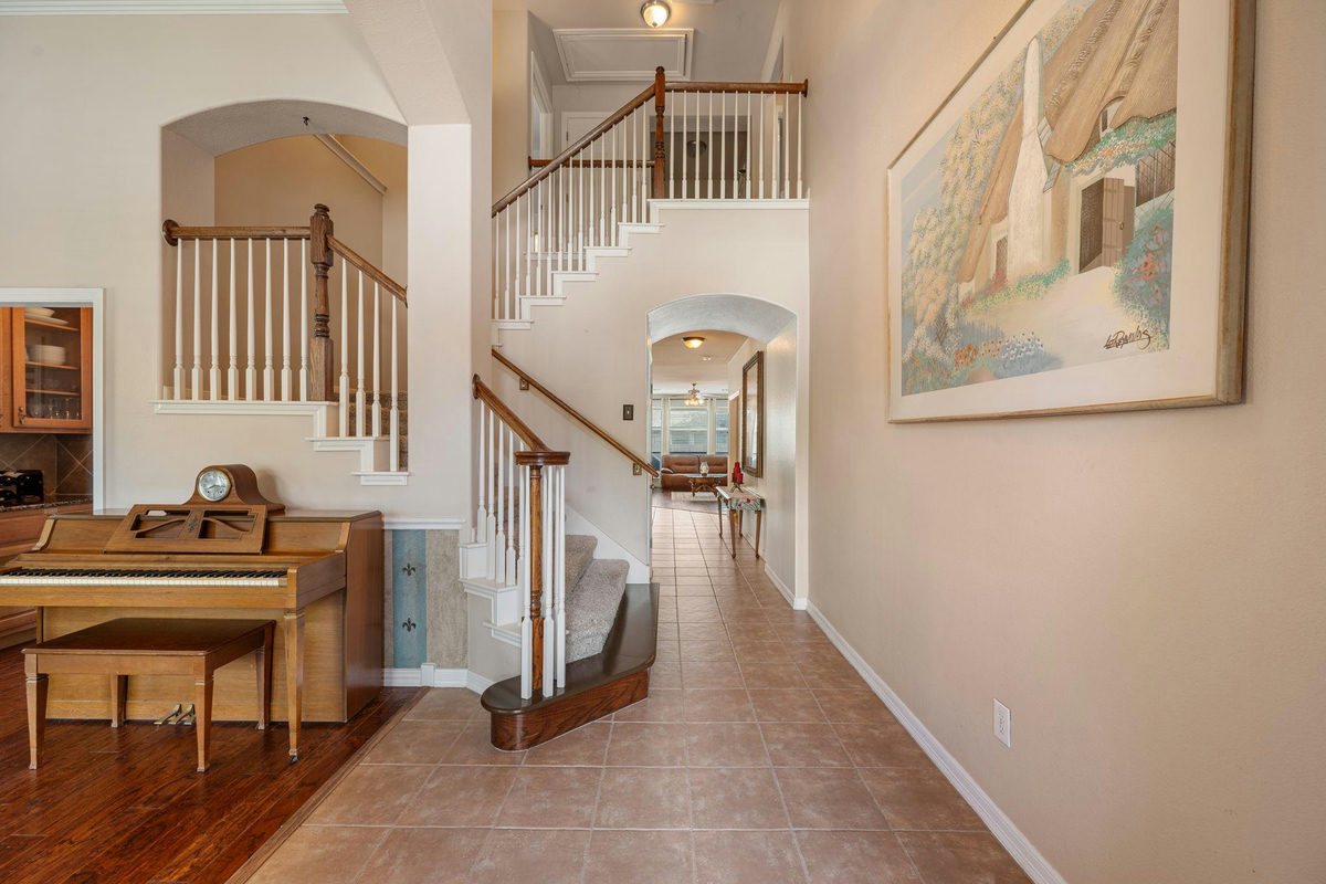 2917 Laurel Grove Way — photo 4