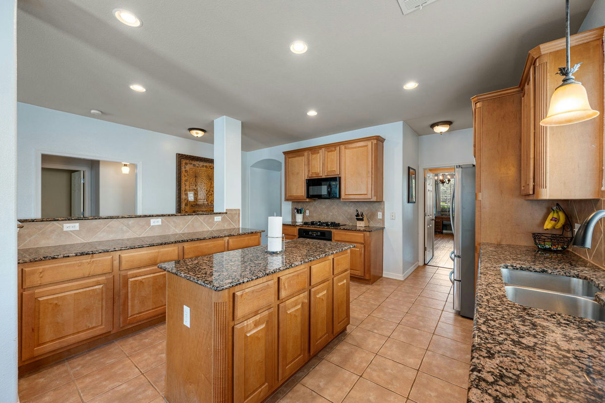 2917 Laurel Grove Way — photo 3