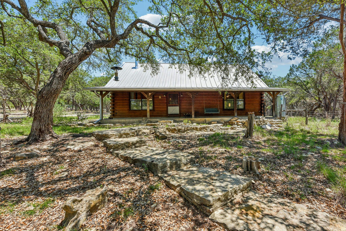 501 Oak Knob Dr — exterior