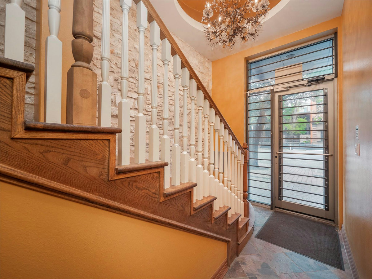 805 Congress Ave — photo 4