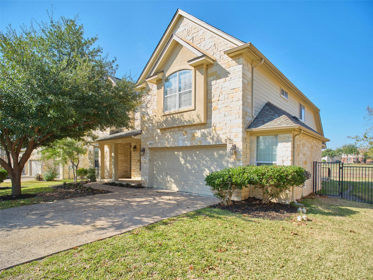1116 Hillridge Dr — exterior