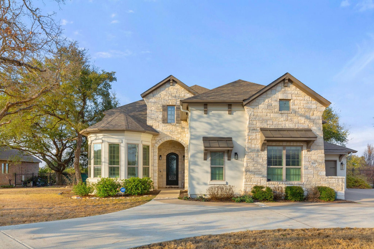 3013 Vista Heights Dr — exterior