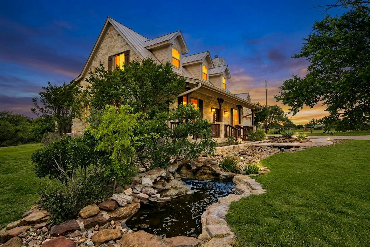 5300 Lookout Ridge Dr — exterior