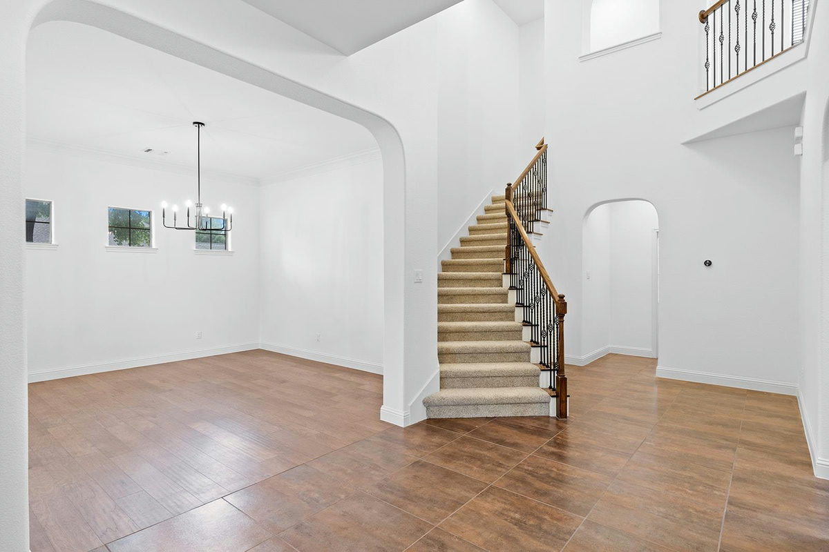 114 Saddle Ridge Dr N — photo 5